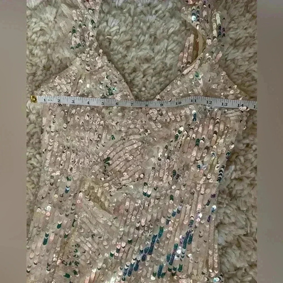 NWT: Needle & Thread Scarlett Sequin Gown Champagne/Silver - Women’s - Size 4 - Picture 9 of 17